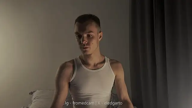 Snapshot of fromed chatting on 10/15/25, 10:43 fromed online show from 10/15/25, 10:43