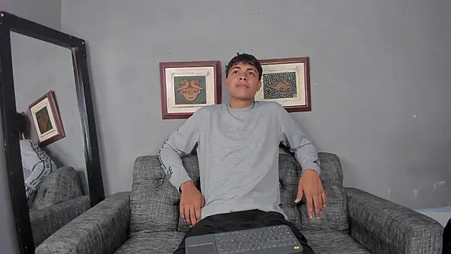 Snapshot of dafnezahiraa_ chatting on 12/03/24, 09:01 dafnezahiraa online show from 12/03/24, 09:01