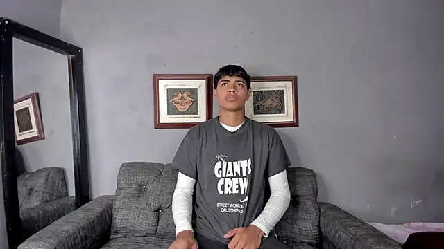 Snapshot of dafnezahiraa_ chatting on 12/21/24, 12:53 dafnezahiraa online show from 12/21/24, 12:53