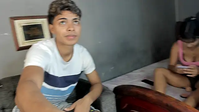 Snapshot of dafnezahiraa_ chatting on 12/27/24, 11:42 dafnezahiraa online show from 12/27/24, 11:42