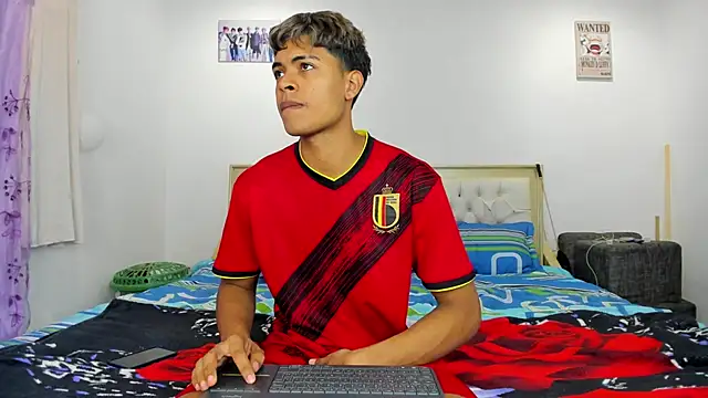 Snapshot of dafnezahiraa_ chatting on 01/04/25, 03:07 dafnezahiraa online show from 01/04/25, 03:07