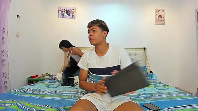 Snapshot of dafnezahiraa_ chatting on 02/16/25, 04:42 dafnezahiraa online show from 02/16/25, 04:42