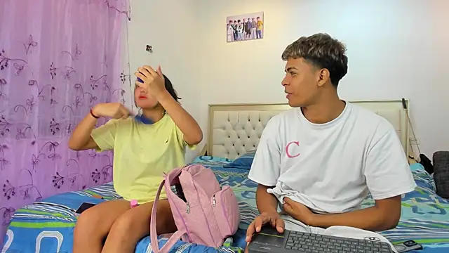 Snapshot of dafnezahiraa_ chatting on 03/01/25, 04:26 dafnezahiraa online show from 03/01/25, 04:26