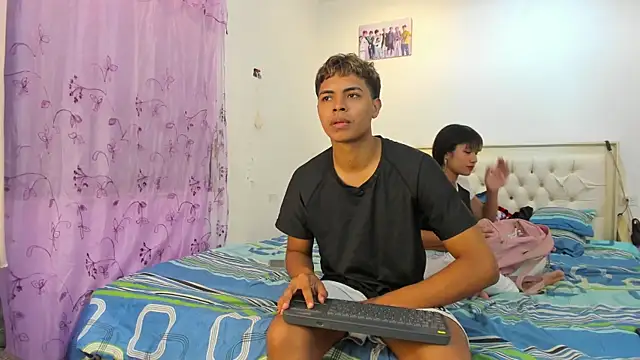 Snapshot of dafnezahiraa_ chatting on 03/19/25, 03:41 dafnezahiraa online show from 03/19/25, 03:41