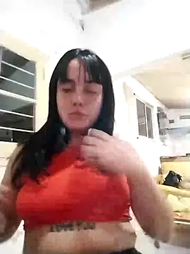Snapshot of lucylovles chatting on 12/17/25, 12:05 lucylovles online show from 12/17/25, 12:05