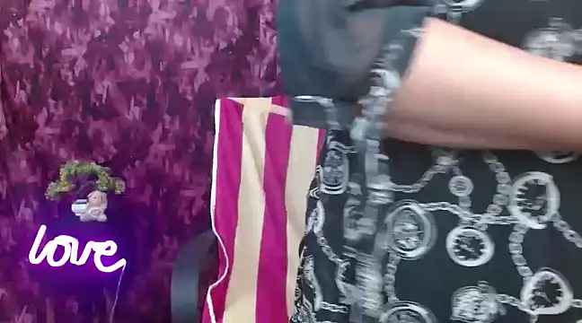 Naughty Ayesha1 online show from 12/28/24, 03:47