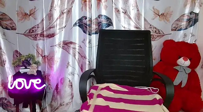 Naughty Ayesha1 online show from 01/04/25, 03:29