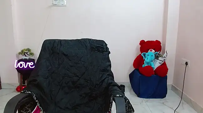 Naughty Ayesha1 online show from 02/12/25, 07:02