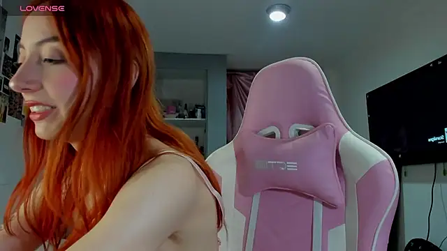 Snapshot of Lana_bunny_t chatting on 12/20/24, 01:25 Lana bunny t online show from 12/20/24, 01:25