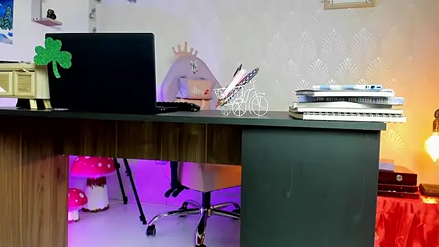 Alaia Love77 online show from 03/31/26, 09:15