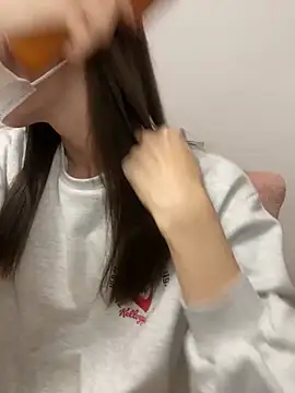 Snapshot of pantumieteruyo chatting on 03/19/25, 02:02 pantumieteruyo online show from 03/19/25, 02:02