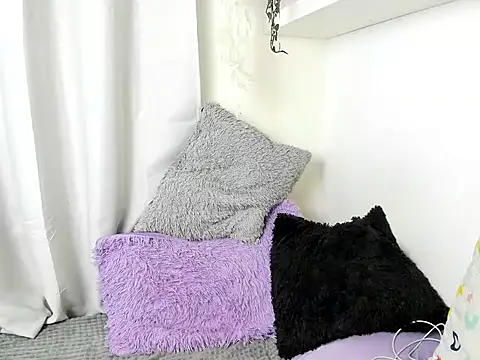 Snapshot of santy-kitty chatting on 01/13/25, 03:01 santy-kitty online show from 01/13/25, 03:01