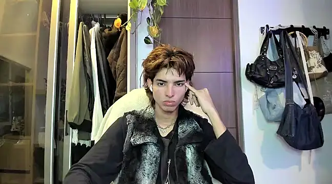 Snapshot of santy-kitty chatting on 01/26/25, 01:09 santy-kitty online show from 01/26/25, 01:09