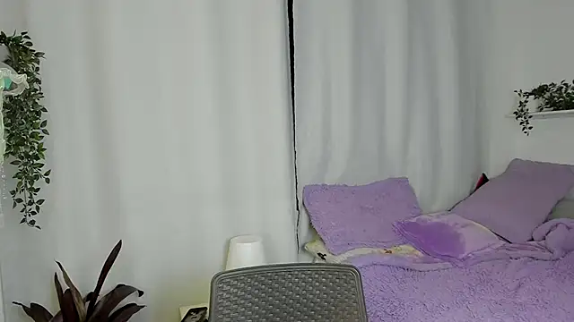 Snapshot of santy-kitty chatting on 09/28/25, 01:11 santy-kitty online show from 09/28/25, 01:11