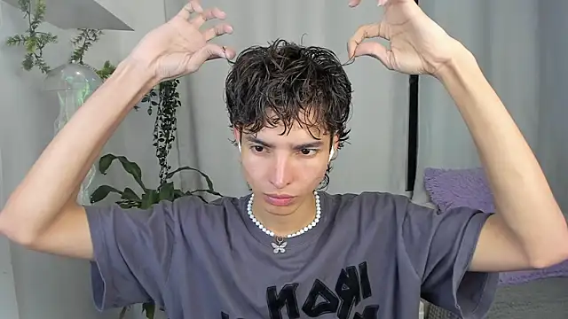 santy-kitty online show from 12/16/25, 02:16