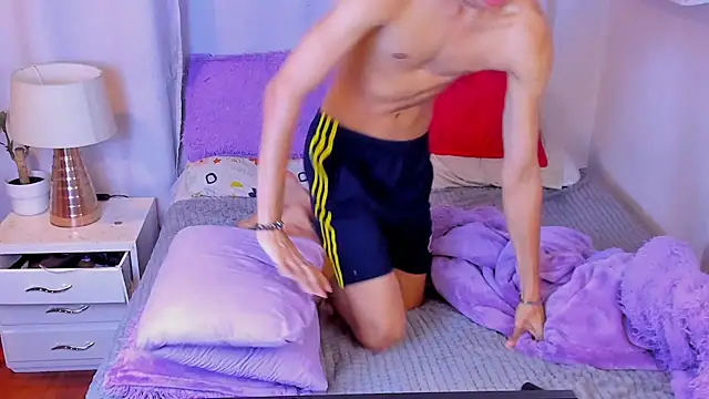 santy-kitty online show from 04/22/26, 01:52