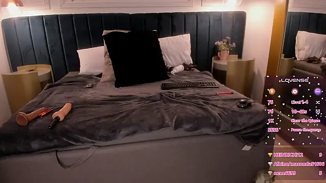 Snapshot of Issabella_Roa chatting on 12/16/24, 10:56 Issabella Roa online show from 12/16/24, 10:56