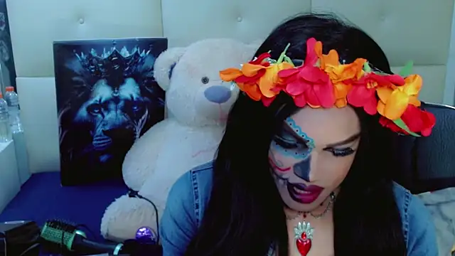 NathaliaCross online show from 10/31/25, 05:03
