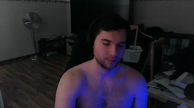 Snapshot of Ironman220 chatting on 12/25/24, 10:39 Ironman220 online show from 12/25/24, 10:39