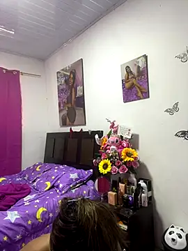 perlita05 online show from 09/23/25, 10:02