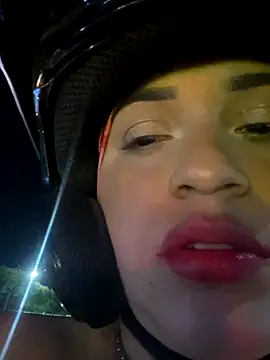 perlita05 online show from 12/14/25, 12:49