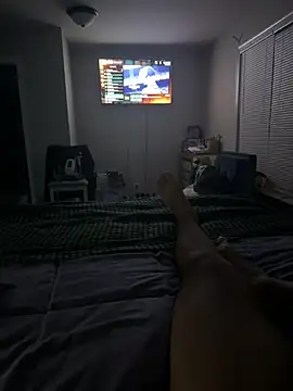 Snapshot of elamante03 chatting on 06/30/26, 02:01 elamante03 online show from 06/30/26, 02:01
