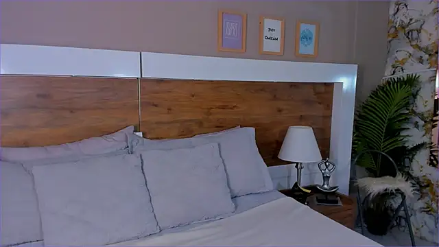 EmaBakker online show from 11/07/25, 12:16