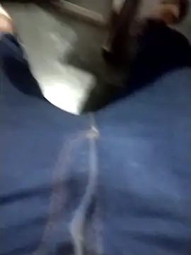 Snapshot of lm279 chatting on 01/17/25, 02:39 lm279 online show from 01/17/25, 02:39