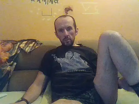 Snapshot of Translover66789 chatting on 05/02/26, 11:48 Translover66789 online show from 05/02/26, 11:48