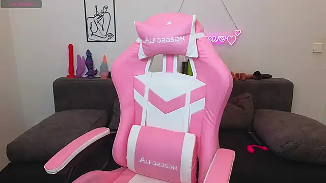 Milas Dreams online show from 10/16/25, 07:37