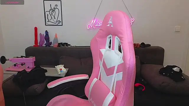 Milas Dreams online show from 10/23/25, 06:45