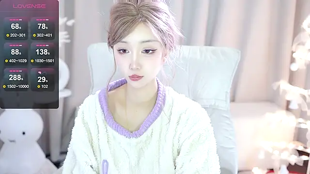 UUKiss  online show from 02/22/25, 10:07