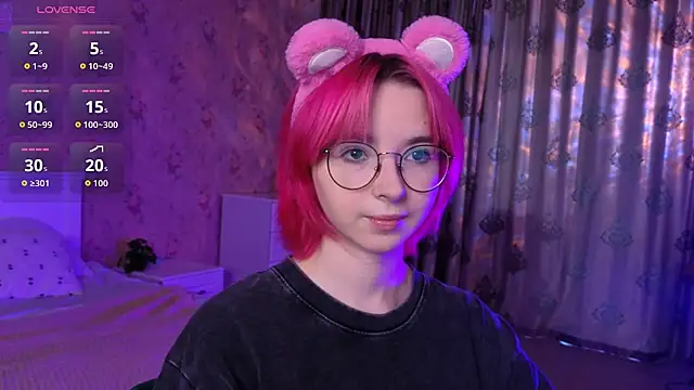 Nora Failure online show from 09/13/25, 10:04