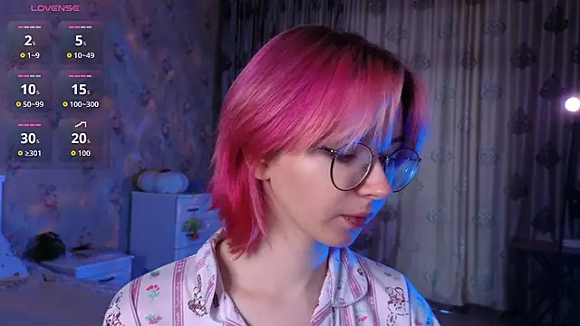 Nora Failure online show from 10/06/25, 06:11