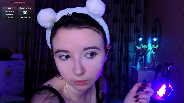 Nora Failure online show from 11/07/25, 01:11