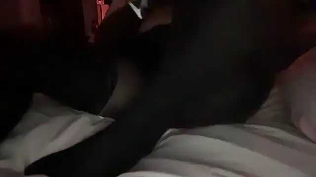 Snapshot of kinkysissyslut69 chatting on 10/20/25, 02:34 kinkysissyslut69 online show from 10/20/25, 02:34