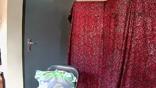 GoddessLorenaTheeSiren online show from 12/20/25, 06:20