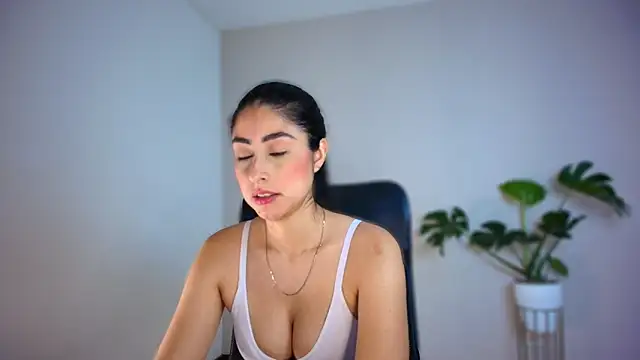 auroracaruso11 online show from 02/09/26, 02:43