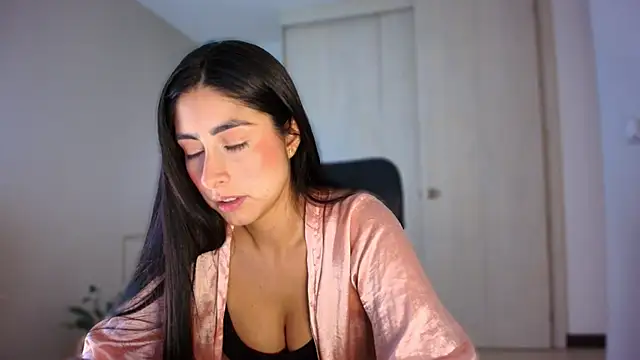 Snapshot of auroracaruso11 chatting on 06/12/26, 08:08 auroracaruso11 online show from 06/12/26, 08:08