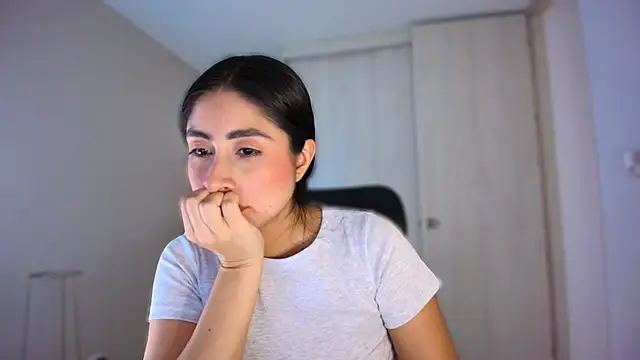 auroracaruso11 online show from 07/14/26, 08:36