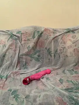 Layla-daloua online show from 10/05/25, 05:22