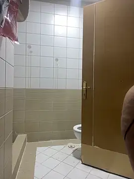 Layla-daloua online show from 11/22/25, 12:09