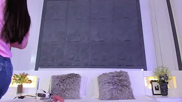 SaraGomez1 online show from 09/22/25, 12:51