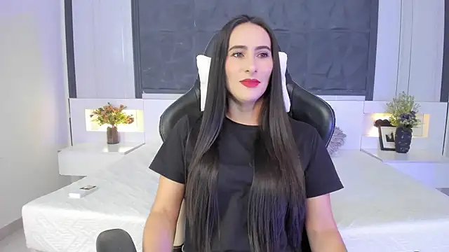 SaraGomez1 online show from 10/15/25, 01:00