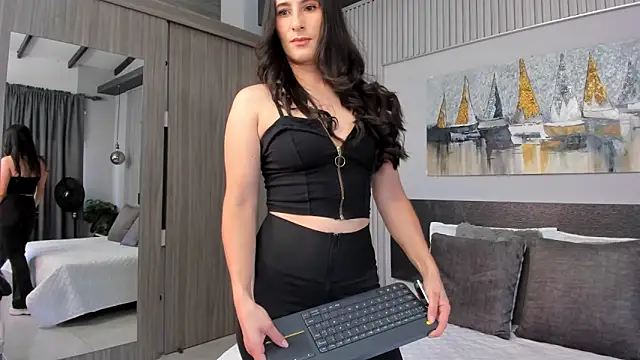 SaraGomez1 online show from 05/22/26, 01:39