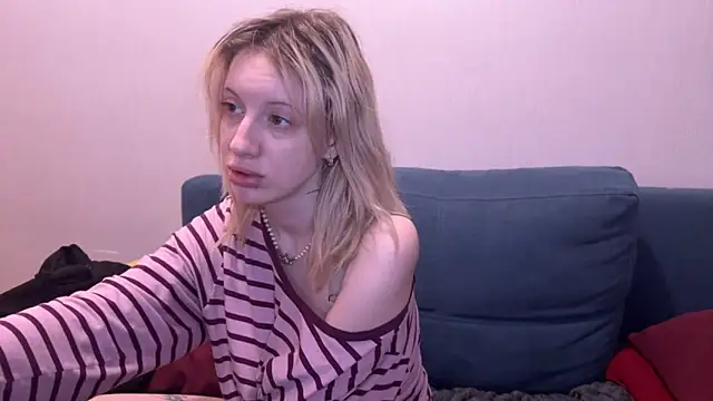 moundliicht1 online show from 09/26/25, 09:30