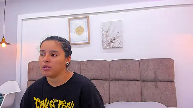 Dilan y Mia online show from 01/29/25, 01:07