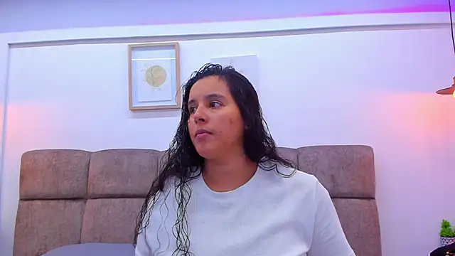 Dilan y Mia online show from 02/03/25, 02:02