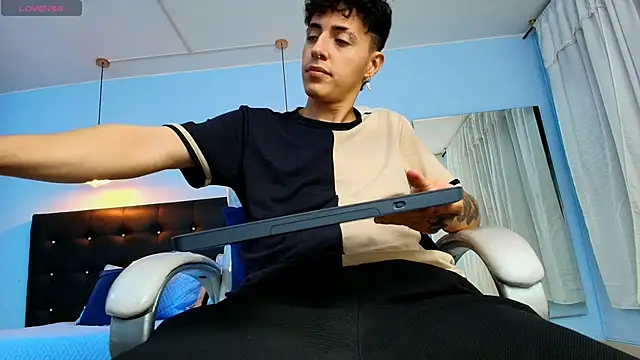 Lobo 17  online show from 02/18/25, 07:32