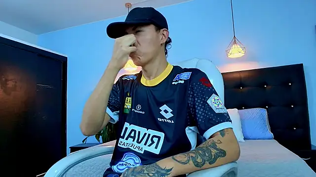 Lobo 17  online show from 03/19/25, 03:52